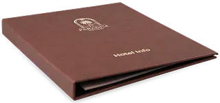 Présentation d'un classeur recouvert de cuir vegan personnalisés avec un logo