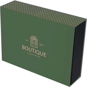 Une boîte format A4 recouverte d'une personnalisation représentant une rose posée sur une planche